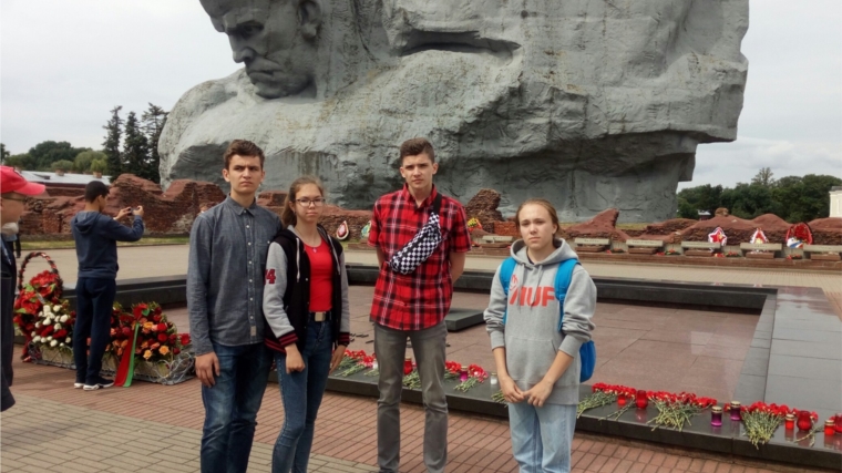 Школьники Чебоксар - победители городского смотра-конкурса по гражданско-патриотическому воспитанию, посетили Брестскую крепость