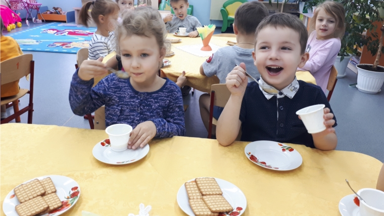 Здоровые дети – счастливые родители: в чебоксарских детских садах меню пополнилось новым продуктом