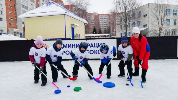 Юные хоккеисты: в столичных детских садах продолжается реализация проекта «Я выбираю спорт»