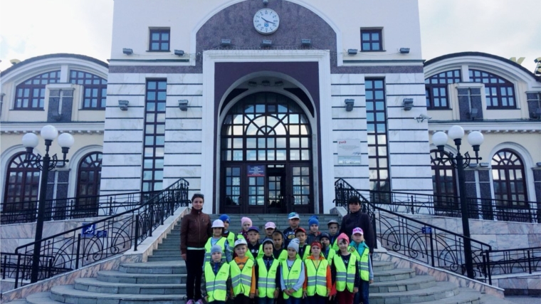Воспитанники детских садов побывали с экскурсией на железнодорожном вокзале