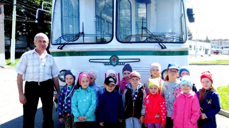 В юбилейный год дошколята знакомятся с историей чебоксарского троллейбуса