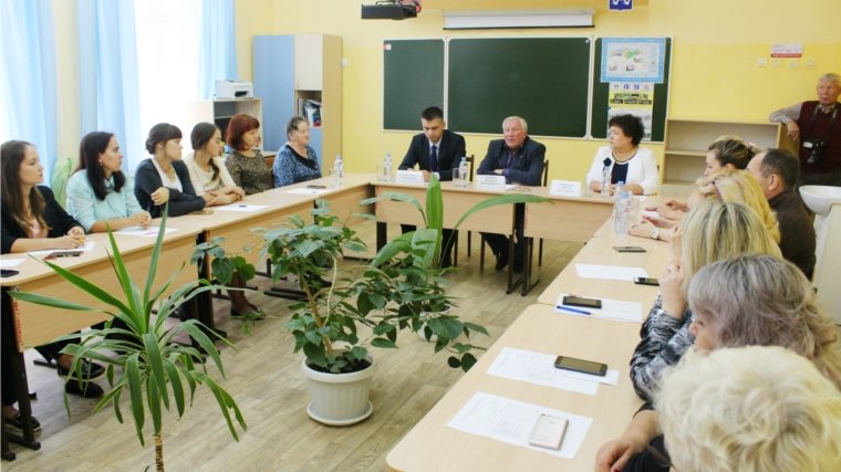 Педагоги столичной школы №7 встретились с Почетным гражданином г. Чебоксары Анатолием Игумновым