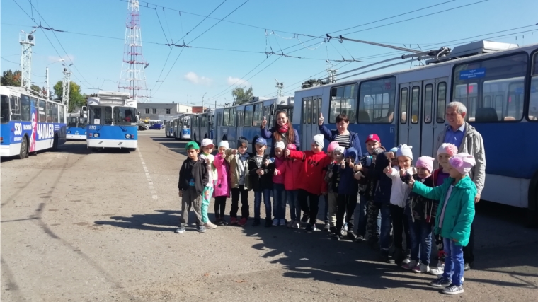 Экскурсия воспитанников детских садов в троллейбусное управление
