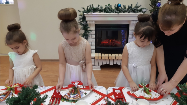 Школа Благородных девиц: столичные детские сады готовятся к празднованию Нового года