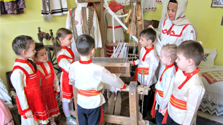 Край 100-тысяч вышивок и узоров: чебоксарские детские сады знакомятся с чувашским орнаментом