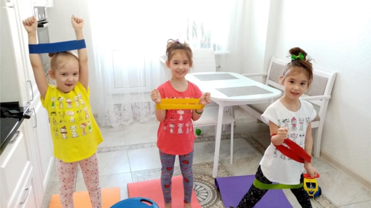 В детских садах столицы проводят "Виртуальную спортивную выставку" во Всемирный день здоровья