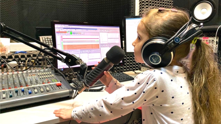 Сводка Советского информбюро: в День радио воспитанники детских садов столицы участвуют в эфирном проекте «Хроники Победы»