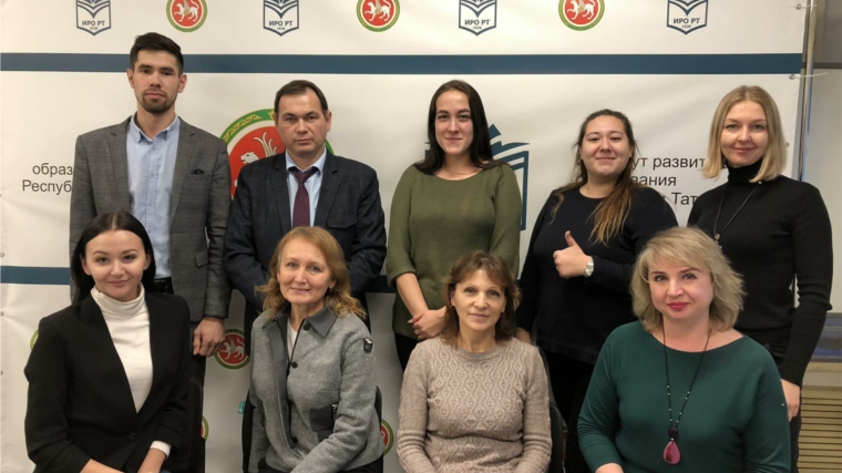 В рамках проекта "С уверенностью в цифровое будущее" группа педагогов столичной школы № 40 повышает квалификацию в Казани