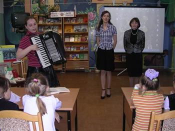  В Центральной детской библиотеке им. К. Чуковского состоялся Урок мужества, посвященный женщинам-авиаторам 