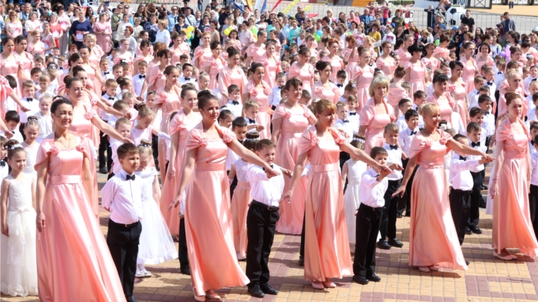 Для 1000 чебоксарских дошколят состоялся традиционный Выпускной бал на Красной площади