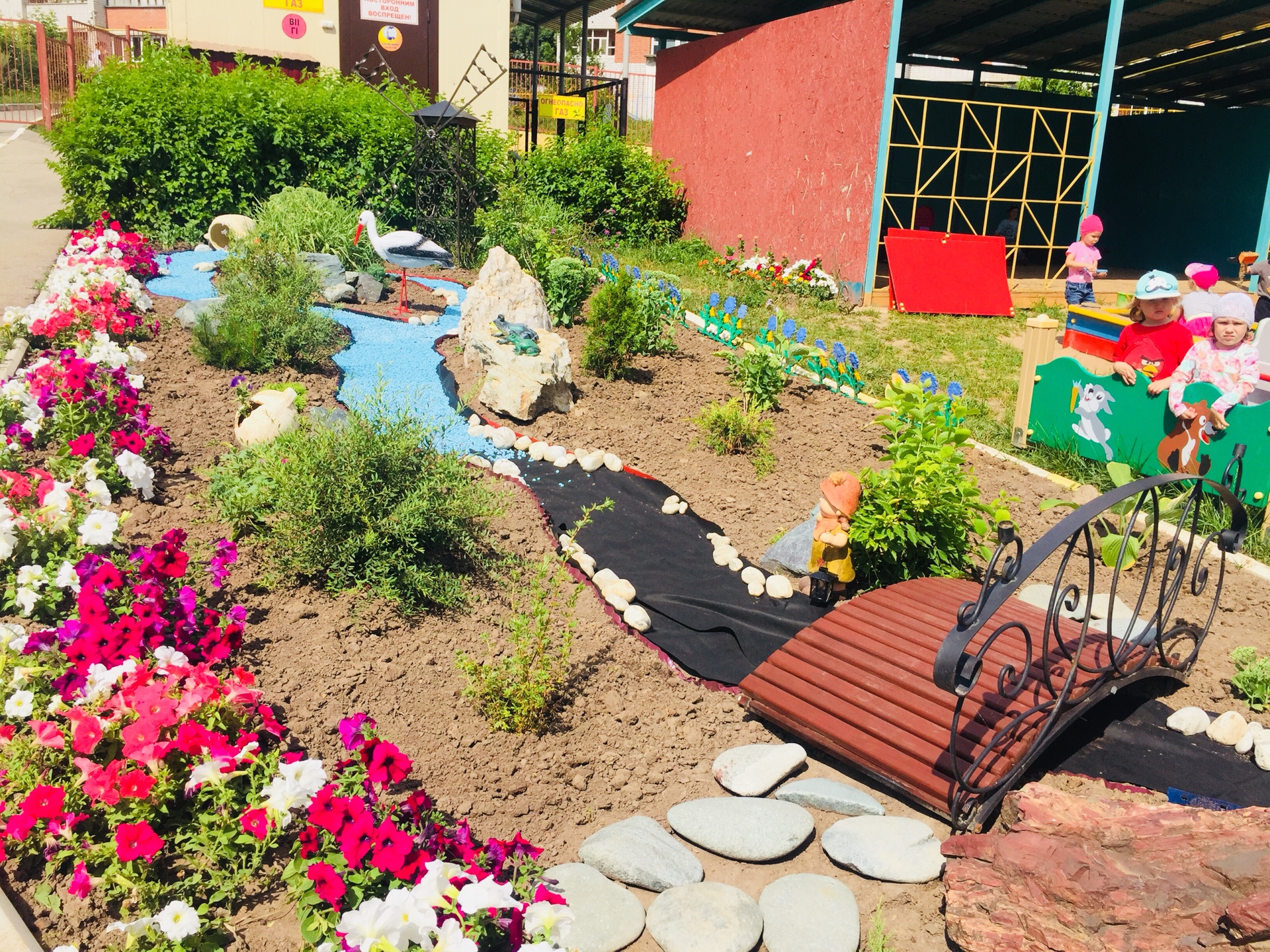 Публикация «Возможности использования ландшафтного дизайна в детском саду» размещена в разделах