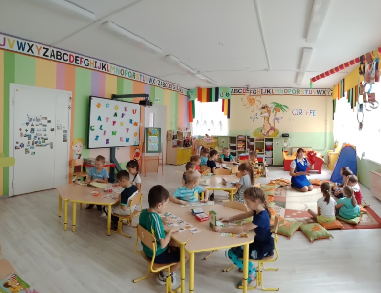 Детский сад реализует. Проект билингвальный детский сад. Билингвальная группа в детском саду. Билингваяльевя группа в детском саду. Проект билингвальный детский сад Татарстан.