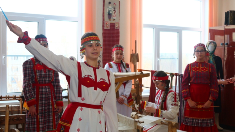 «100 великих лет»: в школах города проходят мероприятия, посвященные празднованию векового юбилея Чувашской Автономии
